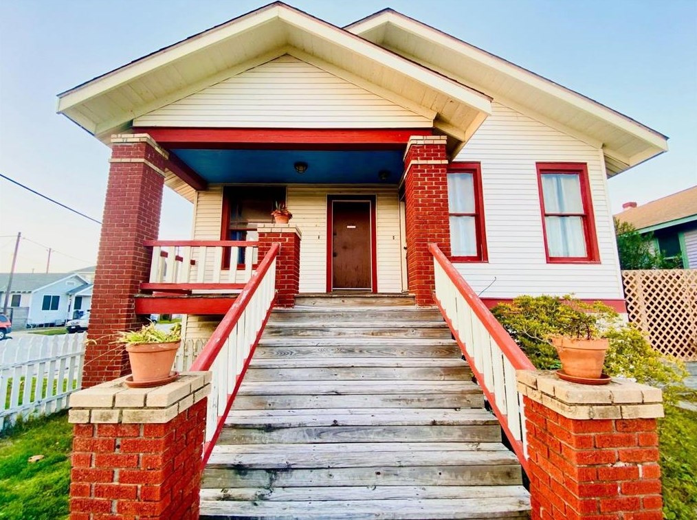 2528 Ave Q 1/2 #2, Galveston, TX 77550