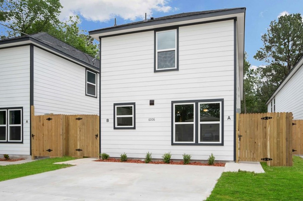 6006 Wedgefield St, Houston, TX 77028-4742