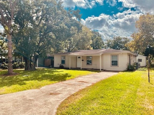 2013 2nd Ave N, Texas City, TX 77590