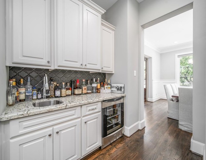 4910 Loch Lomond Dr, Houston TX  77096-2722 exterior