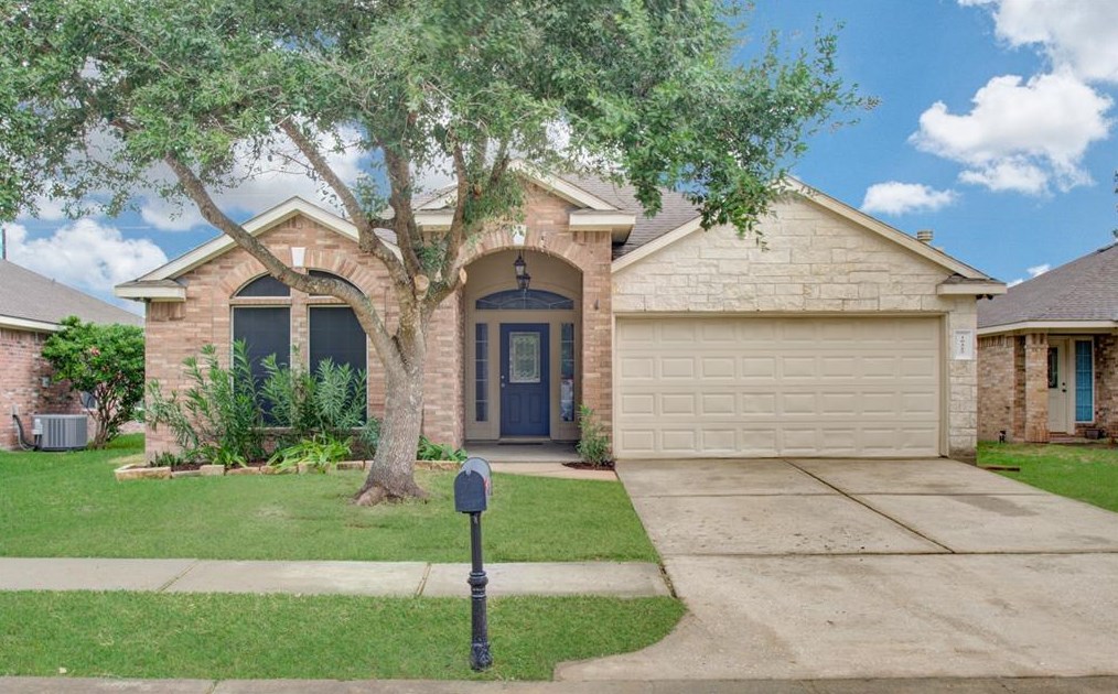 10327 Ponderosa Pine Dr, Baytown, TX 77523