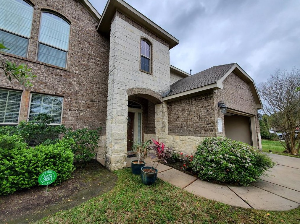 3003 Lemmingham Dr, Spring TX  77388-2571 exterior