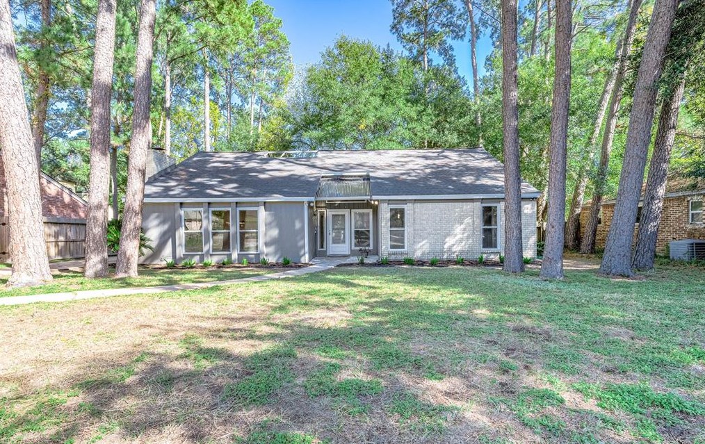 12122 Misty Moss Ln, Houston, TX 77070-5215