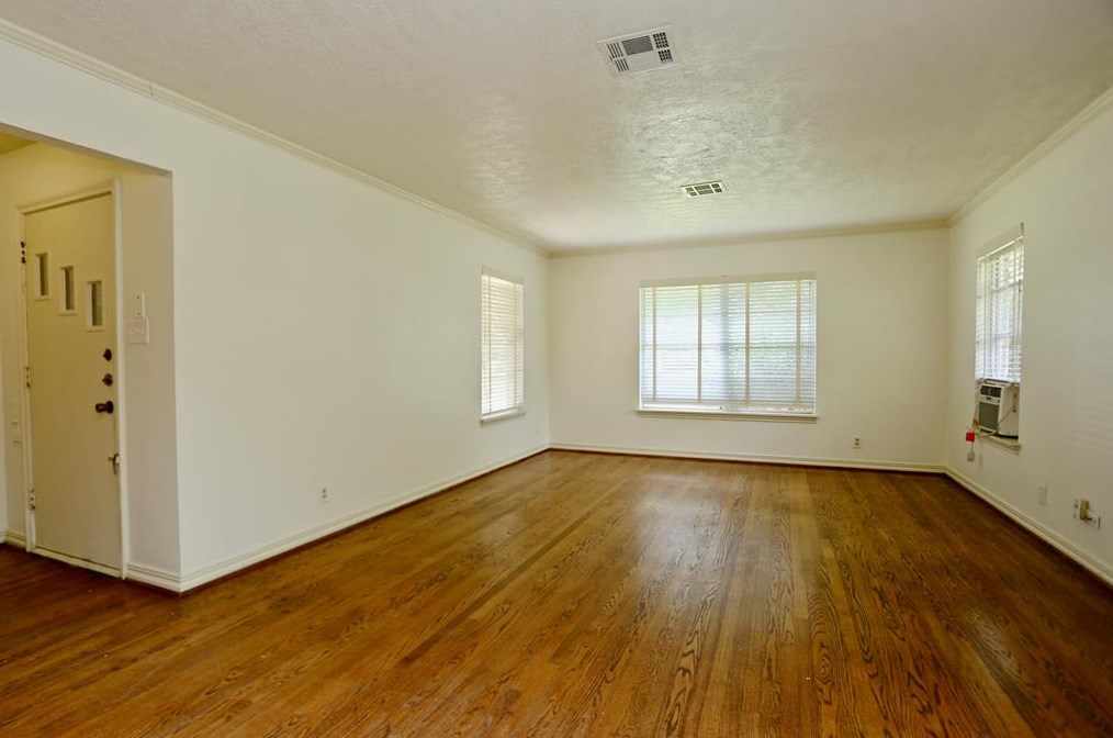 3730 Drummond St, Houston TX  77025-2418 exterior