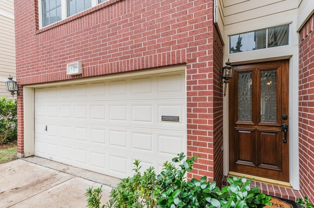 1704 Tuam St, Houston, TX 77004-1253