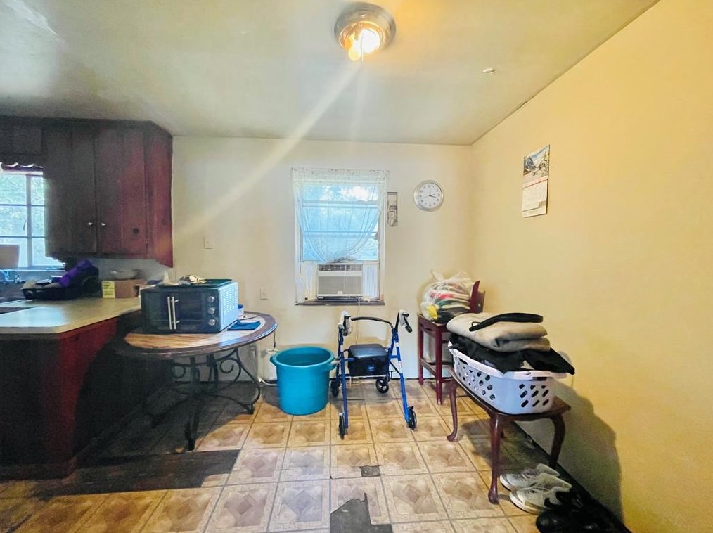 339 Victoria Dr, Houston TX  77022-2415 exterior