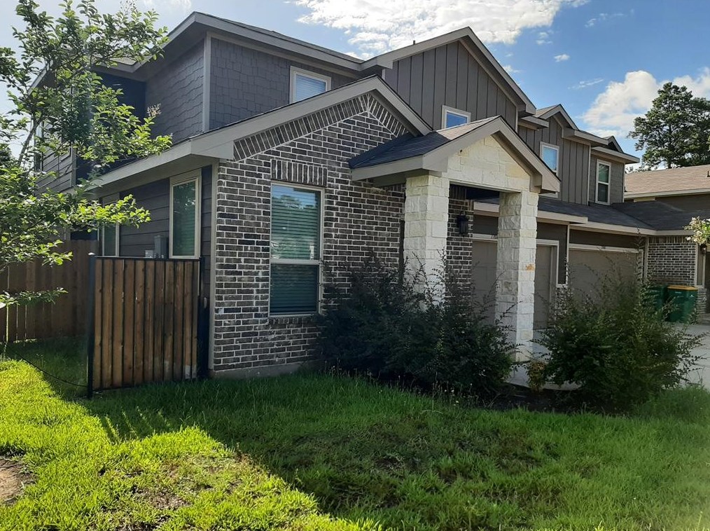 170 Parkgate #a, Conroe, TX 77304
