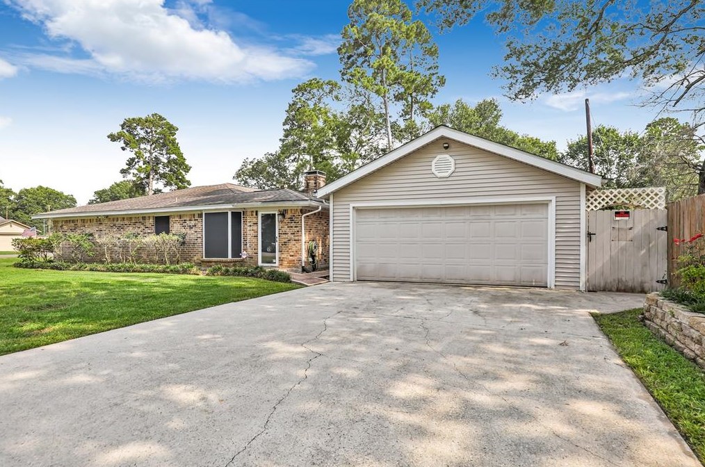 24531 Whitesail Dr, Huffman, TX 77336-2871