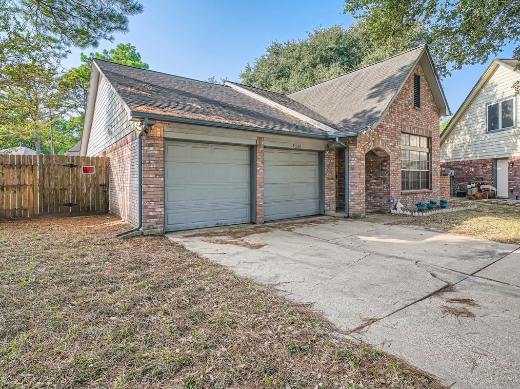 8530 Spring Green Dr, Houston, TX 77095-4617