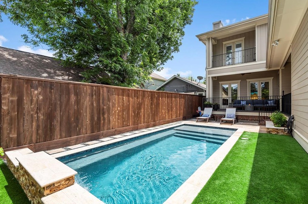 605 27th St, Houston, TX 77008-2207