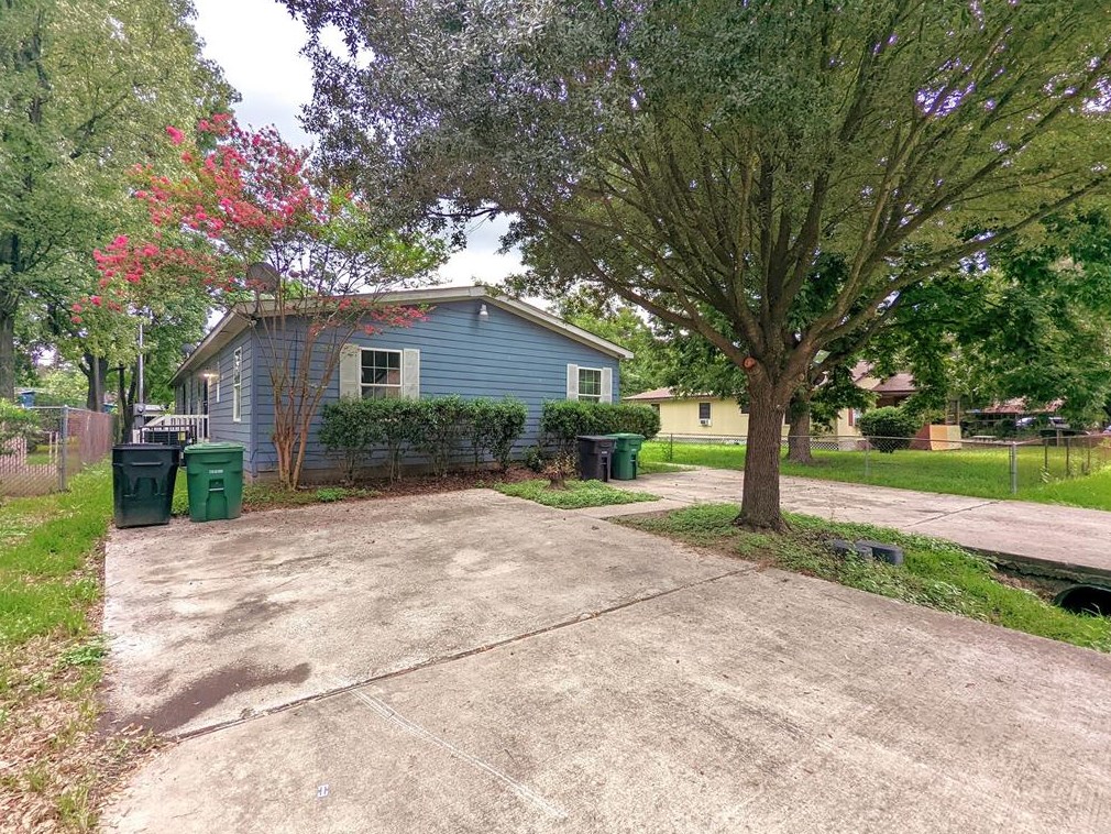 829 Marjorie St #b, Houston, TX 77088