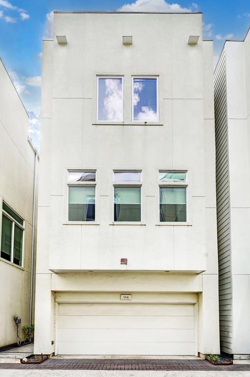 114 Pierce St, Houston, TX 77002