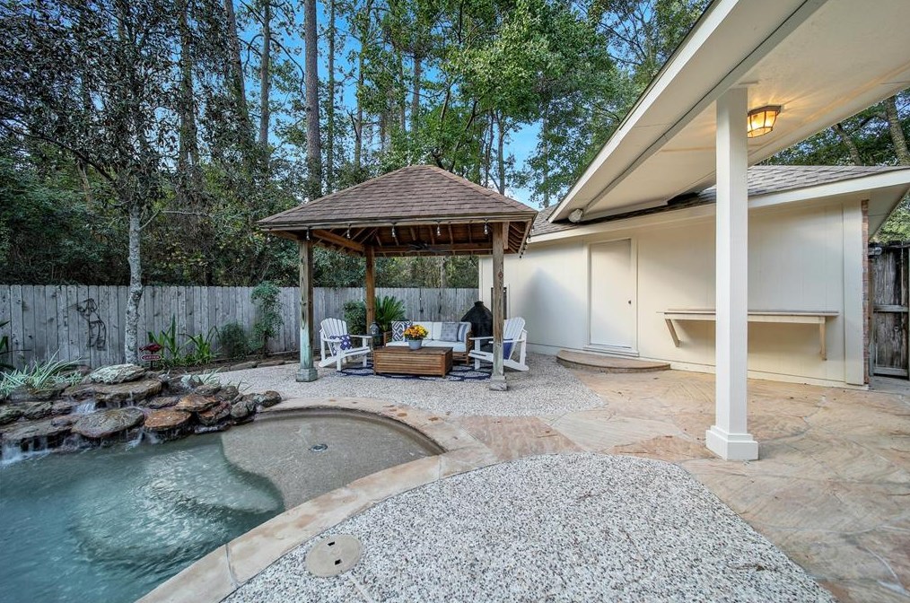 23 Townsend Pl, Spring TX 77382-1015 exterior