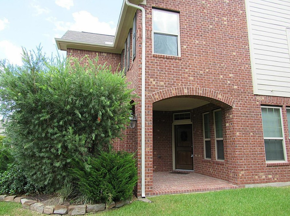 59 Canoe Bend Dr, Spring TX  77389-5091 exterior