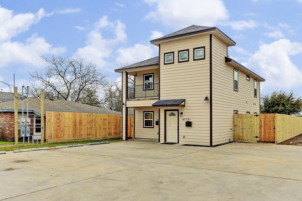 4712 Carmen St #b, Houston, TX 77033