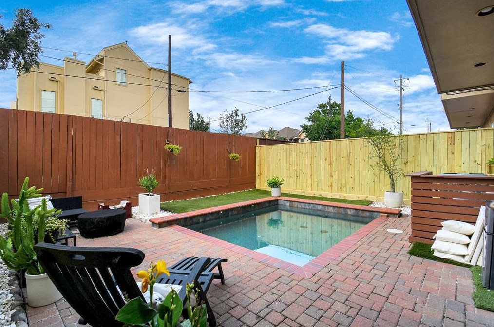 218 Grv St, Houston TX  77020-6027 exterior