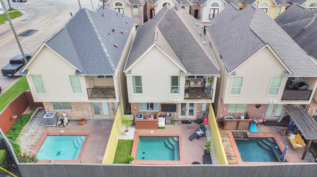 218 Grv St, Houston TX  77020-6027 exterior
