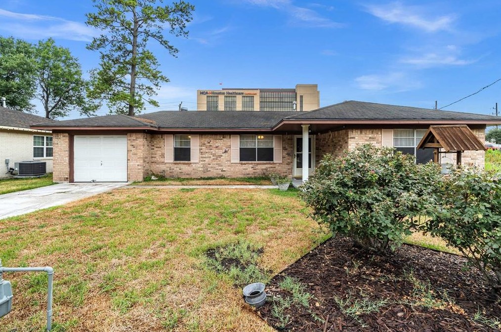 17415 Mossforest Dr, Houston, TX 77090