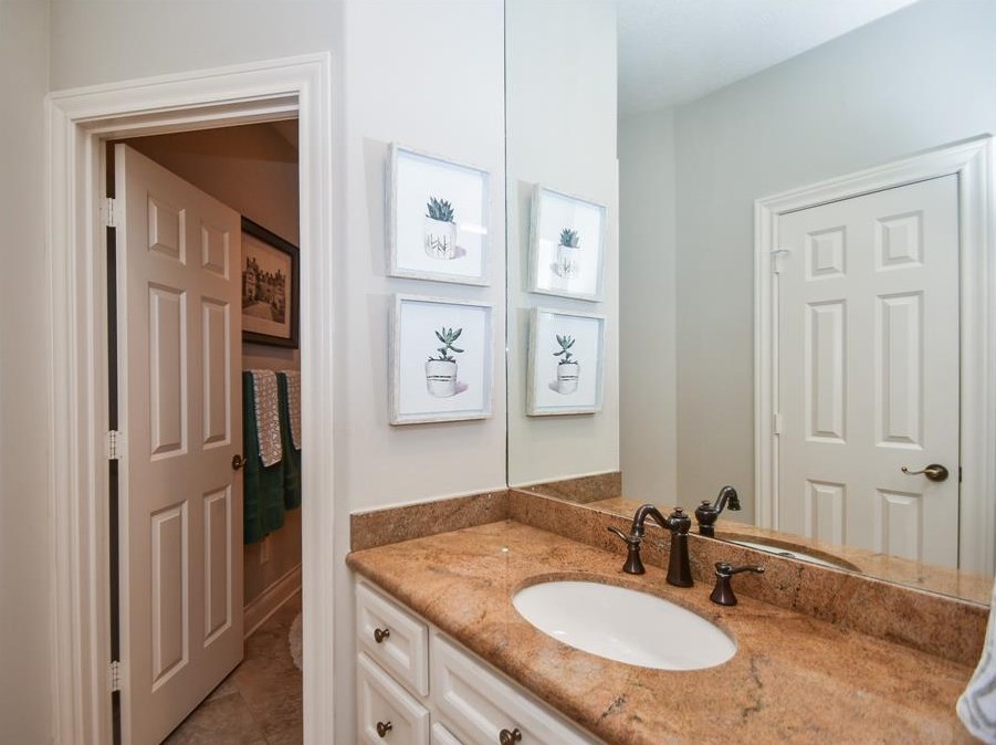 26 Wilmington Ct, Sugar Land TX  77479-5665 exterior