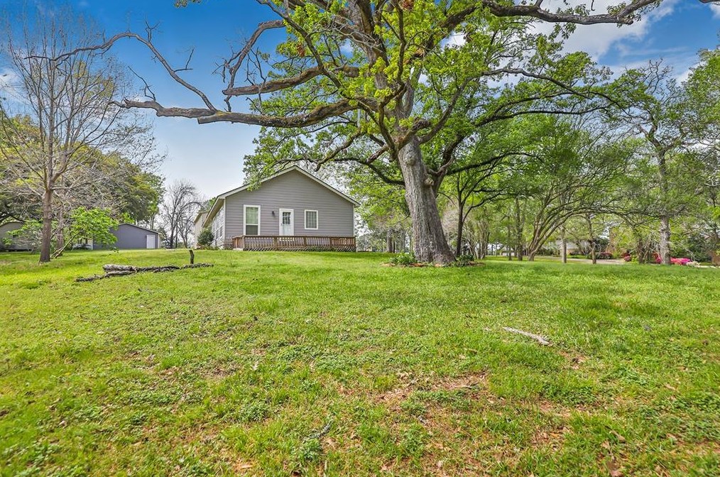 234 El Dorado Dr, Livingston TX  77351-0541 exterior