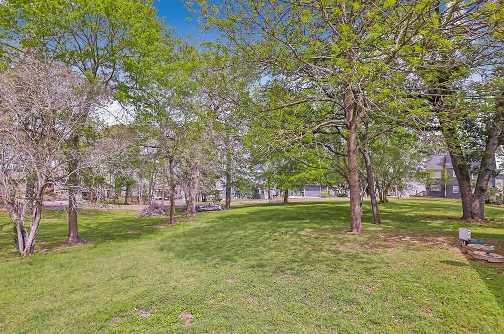 234 El Dorado Dr, Livingston TX  77351-0541 exterior