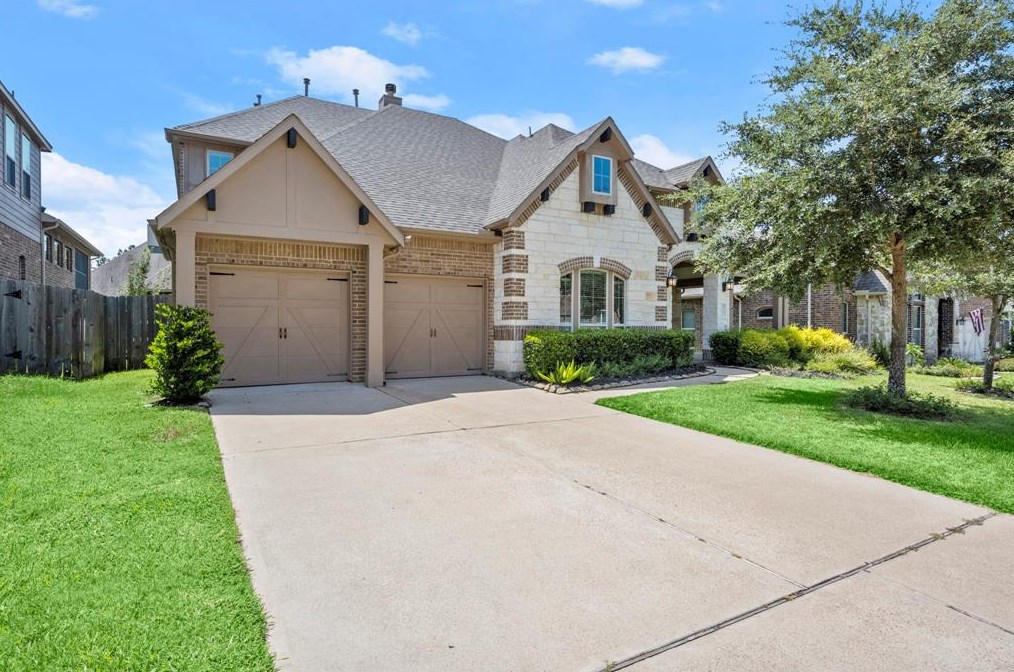918 Holly Chapple Dr, Conroe, TX 77384