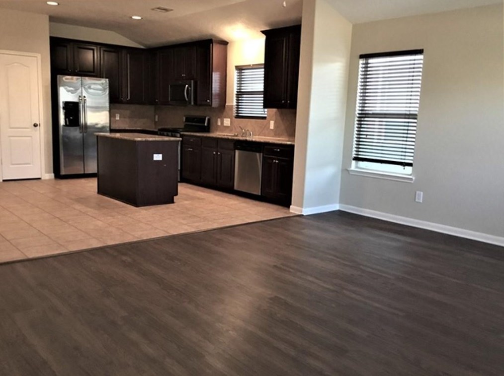 692 Fountain View Ln, League City TX  77573-1971 exterior