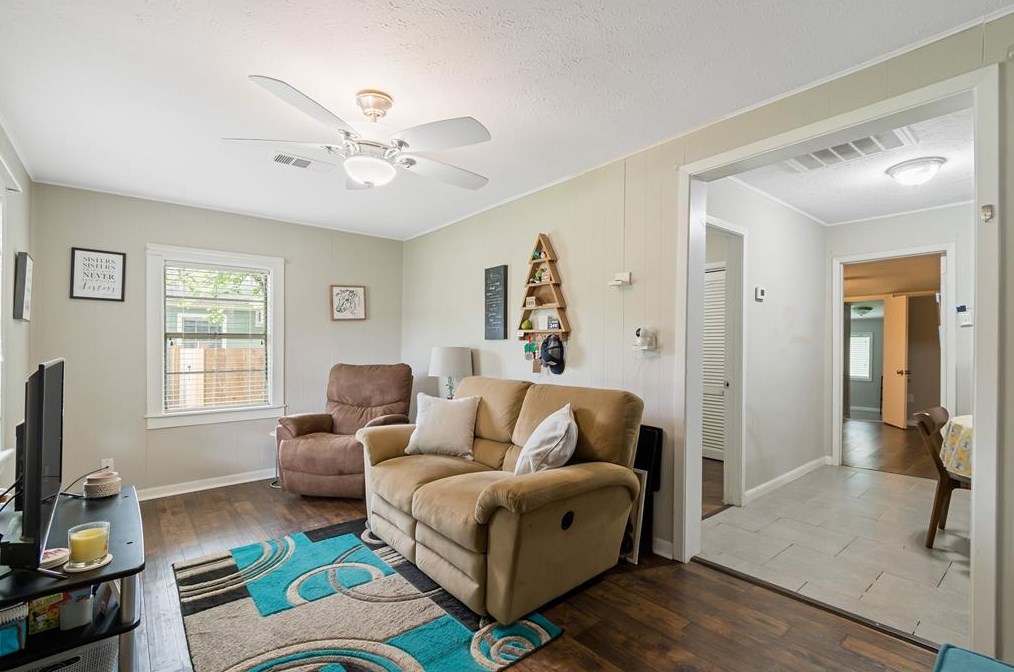 2229 Pearland Ave, Pearland, TX 77581-4023