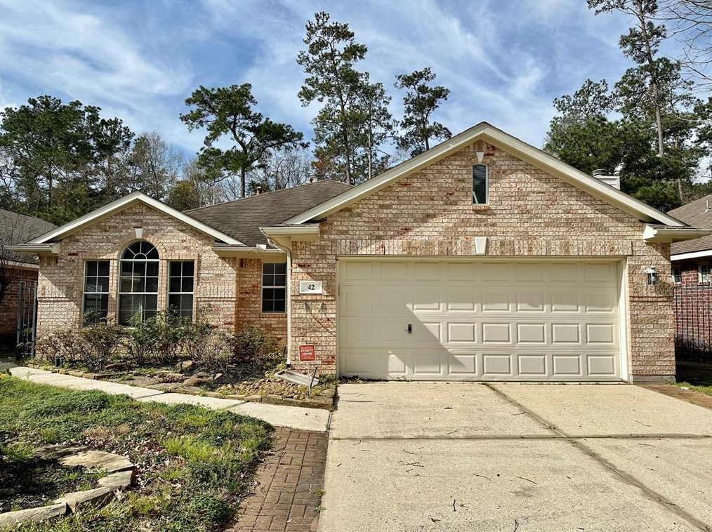 42 W Foxbriar Forest Cir, Spring, TX 77382