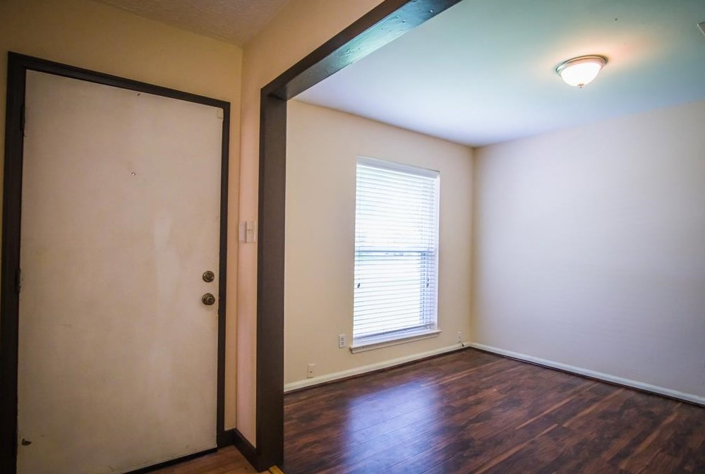 1915 Oaklawn St, Sugar Land, TX 77498