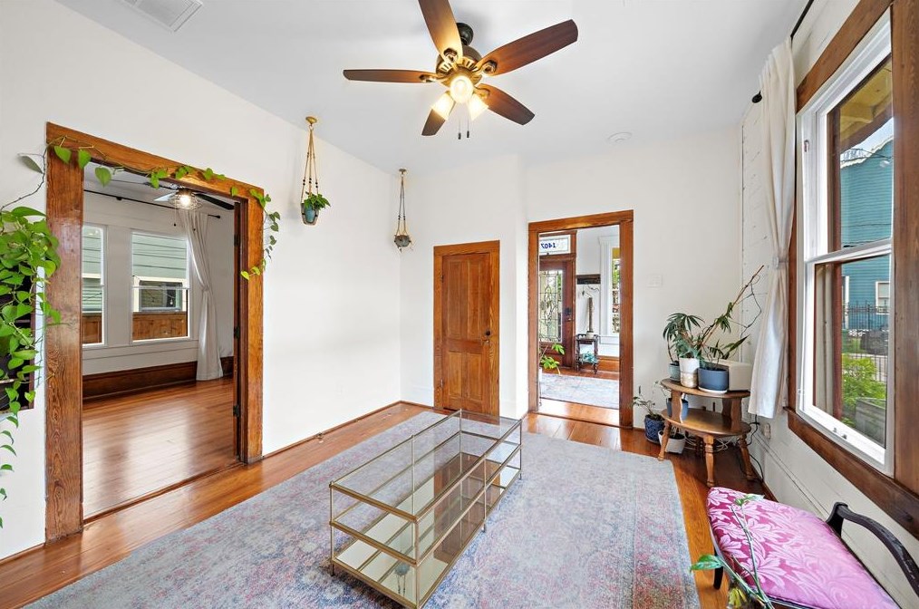 1407 Holly St, Houston TX  77007-4243 exterior