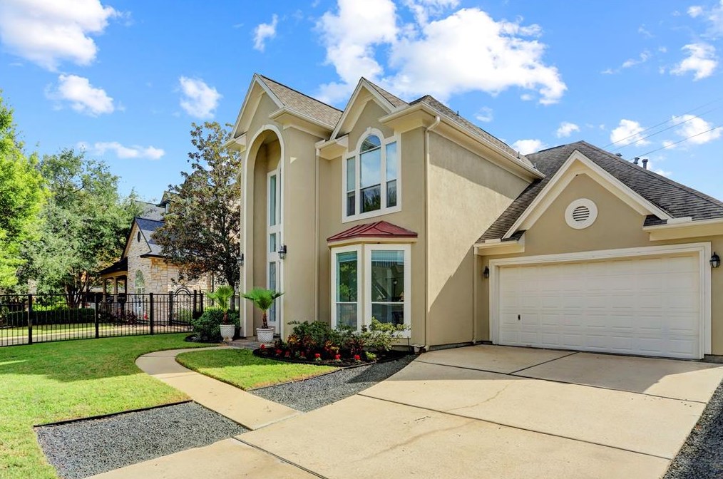 5325 Val Verde St, Houston, TX 77056-6220