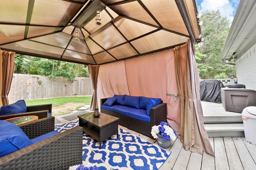 3319 Beaver Gln Dr, Humble TX 77339-1385 exterior