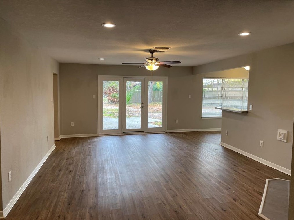 2611 Baycrest Dr, Houston, TX 77058