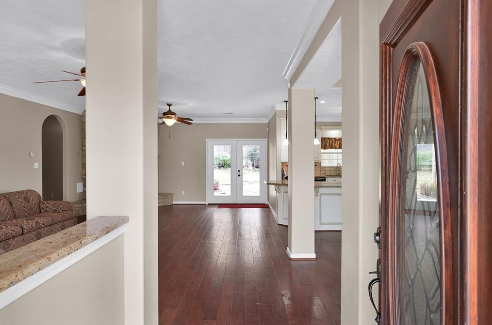 13319 Southshore Dr, Conroe TX  77304-5272 exterior