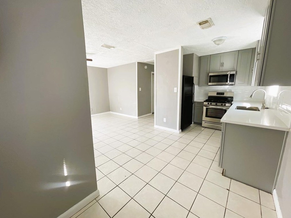 8814 Manus St #5, Houston, TX 77093
