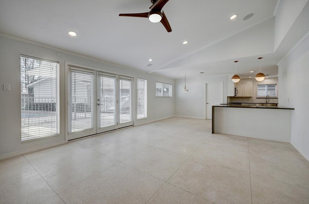 5331 Yarwell Dr, Houston TX  77096-5329 exterior