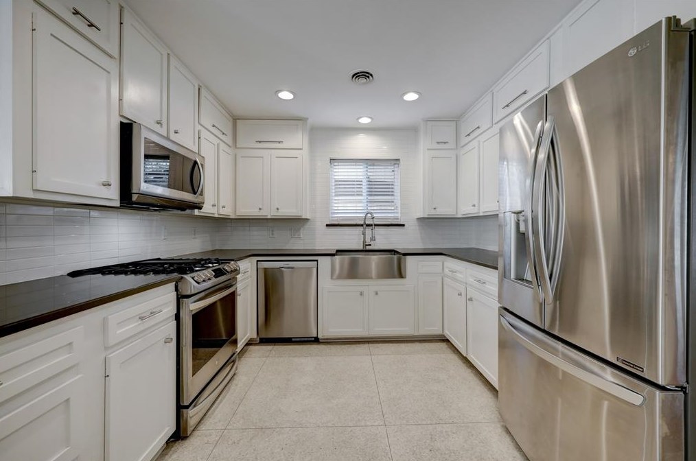 5331 Yarwell Dr, Houston TX  77096-5329 exterior