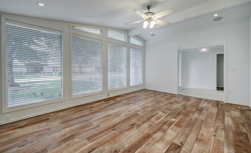 5331 Yarwell Dr, Houston TX  77096-5118 exterior