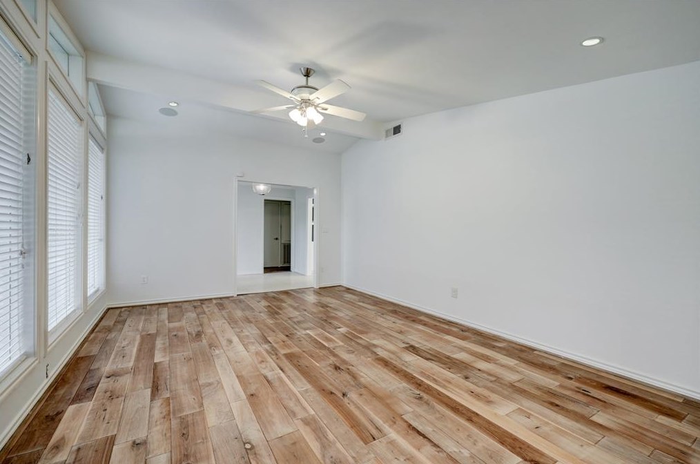 5331 Yarwell Dr, Houston TX  77096-5329 exterior