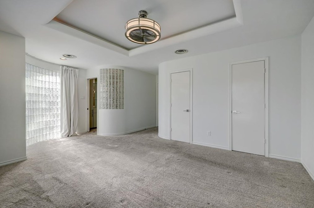 5331 Yarwell Dr, Houston TX  77096-5329 exterior
