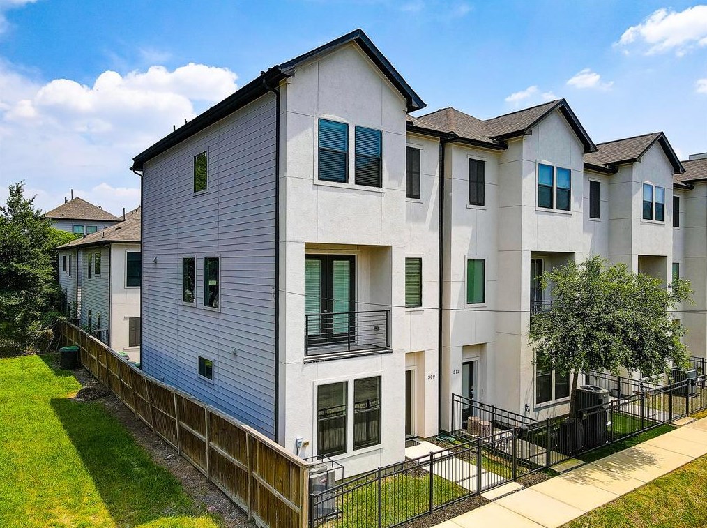 309 Ennis St, Houston, TX 77003-1259