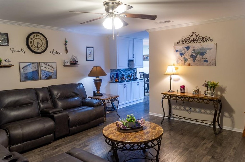 657 Meyer St, Halsted, TX 78945-2815
