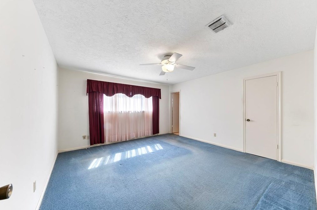 9726 Springmont Dr, Houston TX  77080-1440 exterior