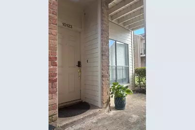 10123 Waterstone Drive #39, Houston, TX 77042 - Photo 2