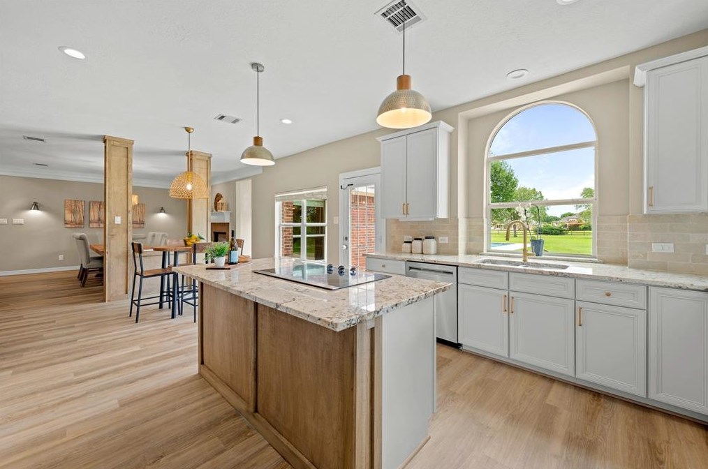 4002 Wentworth Dr, Fulshear TX 77441-4369 exterior