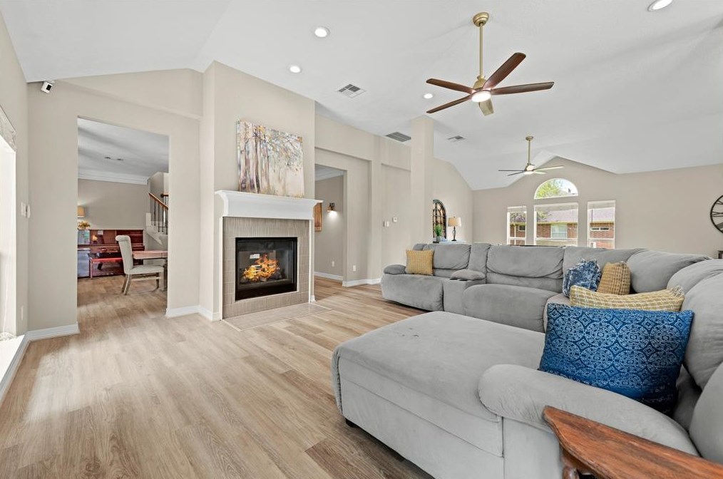 4002 Wentworth Dr, Fulshear TX 77441-4369 exterior