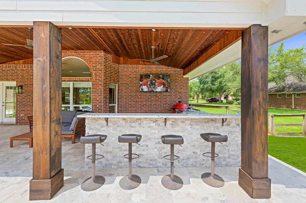 4002 Wentworth Dr, Fulshear TX 77441-4369 exterior