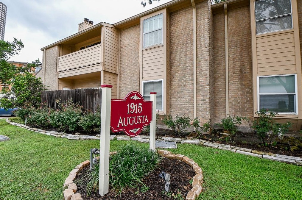 1915 Augusta Dr, Houston TX  77057-3770 exterior