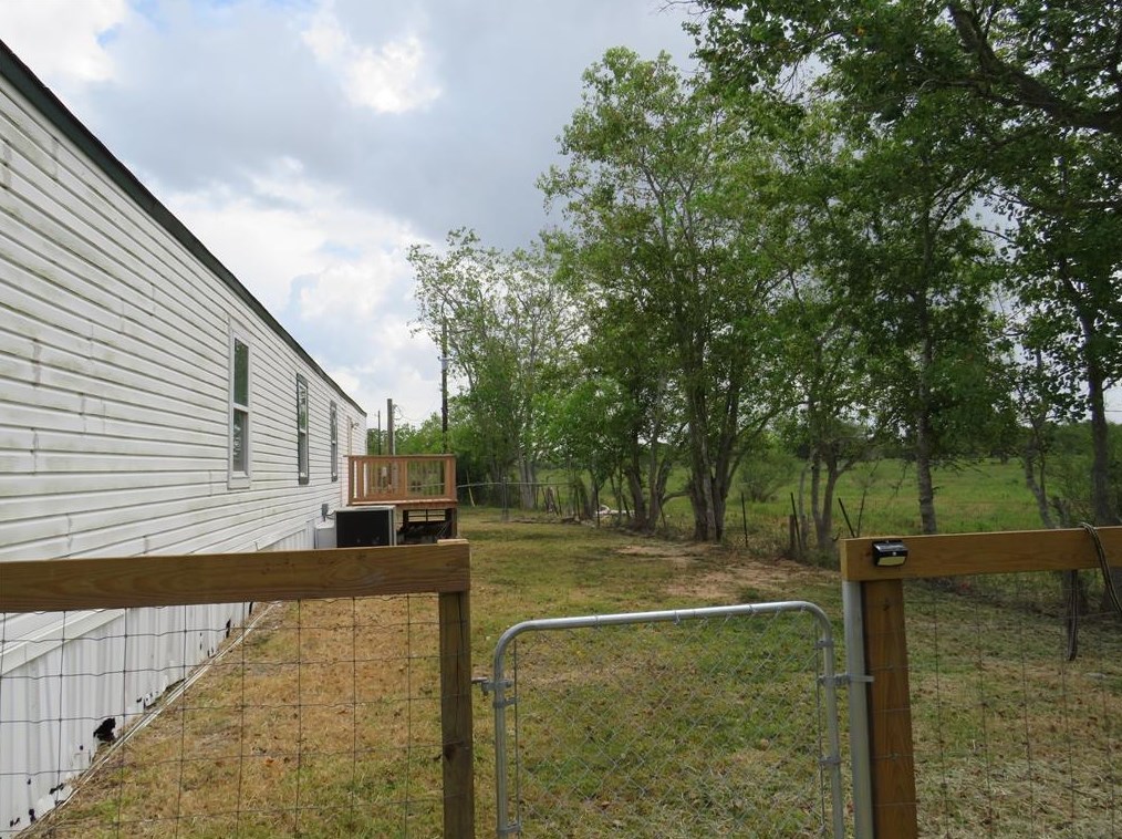 1177 County Road 129, Alvin, TX 77511